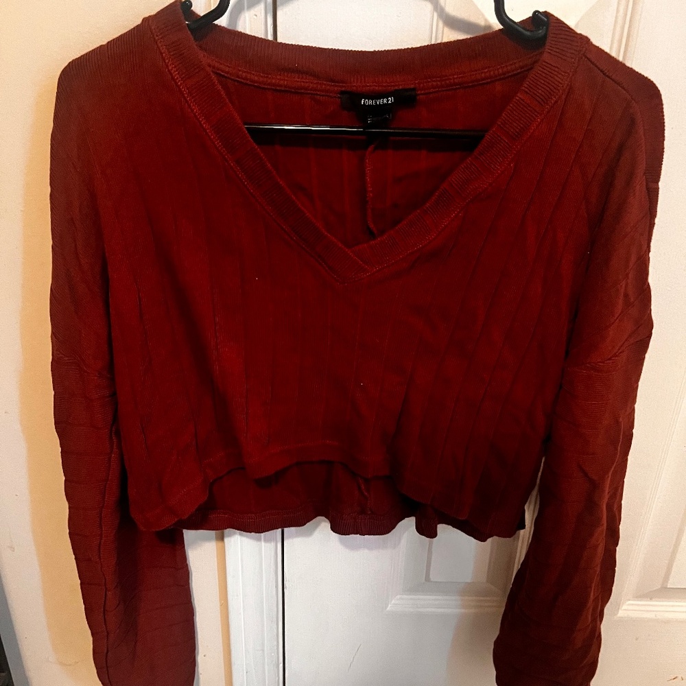 Forever 21 Cropped Sweater Dark Maroon.  Size Small.
